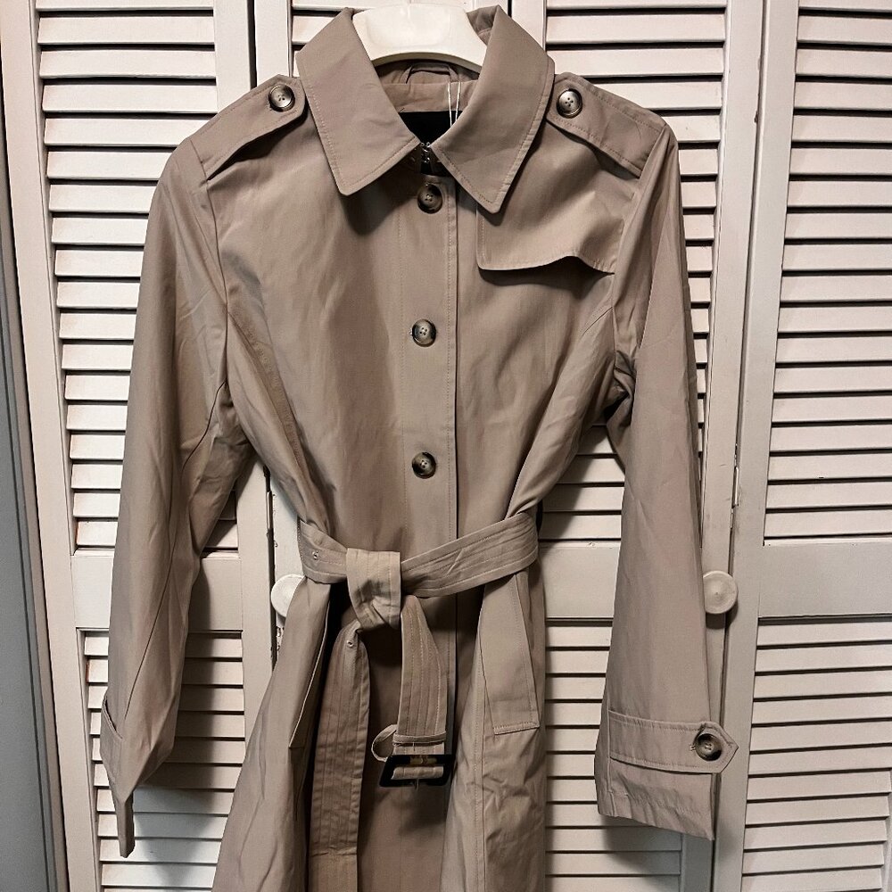 Orolay Belted Trench Coat. Windproof & lined. Size L. Color, silver birch.
